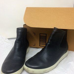 Ecco Black Pleather Chelsea Boots